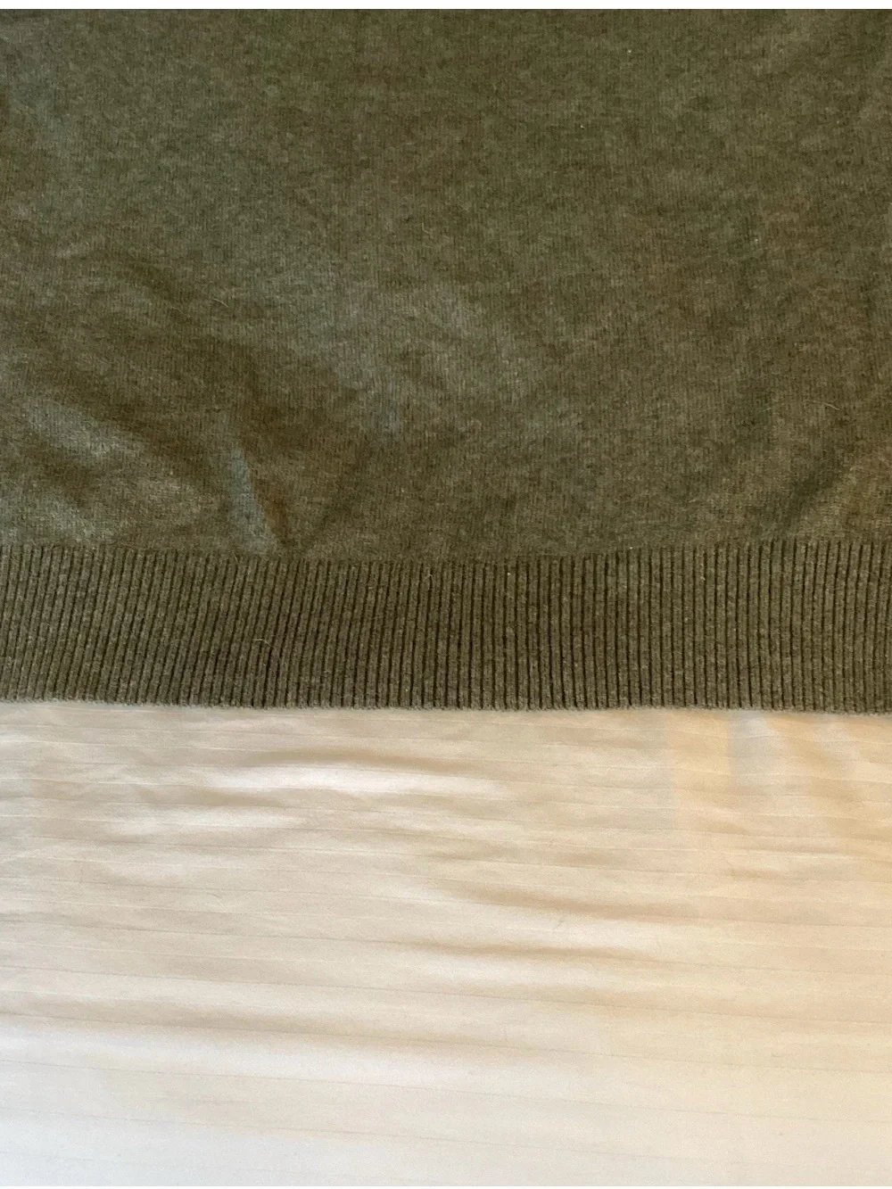 Men’s Luxury Cashmere Cremieux VNeck Sweater L